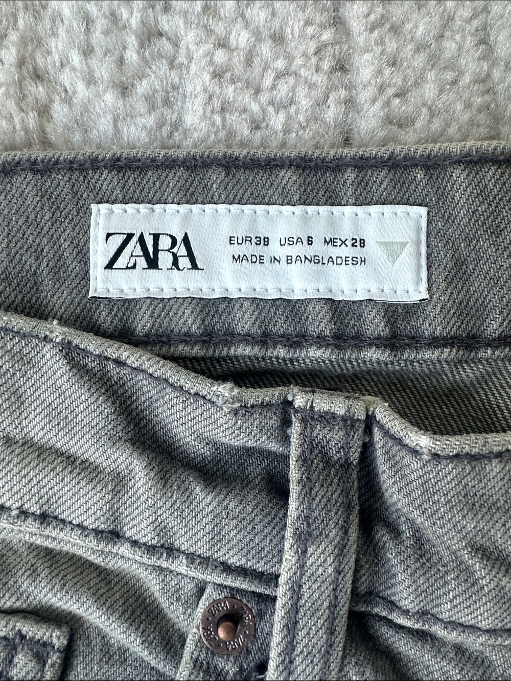 Zara Women's Faded black Jeans - Picture 3 of 5